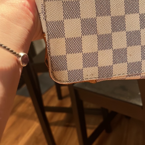 Louis Vuitton bag - Picture 12 of 16